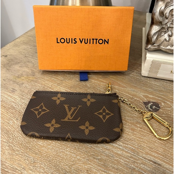 Louis Vuitton key pouch like new 💕 - Picture 2 of 3